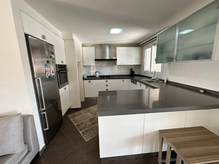 Nefis Denize Ve Avm Ye Yakin Yazlik Long Villa