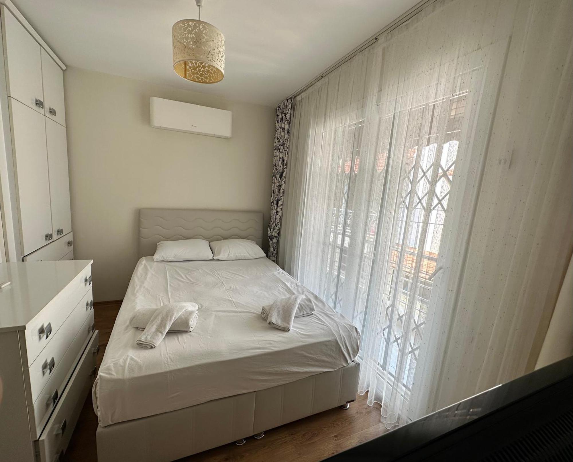 Nefis Denize Ve Avm Ye Yakin Yazlik Long Kusadasi