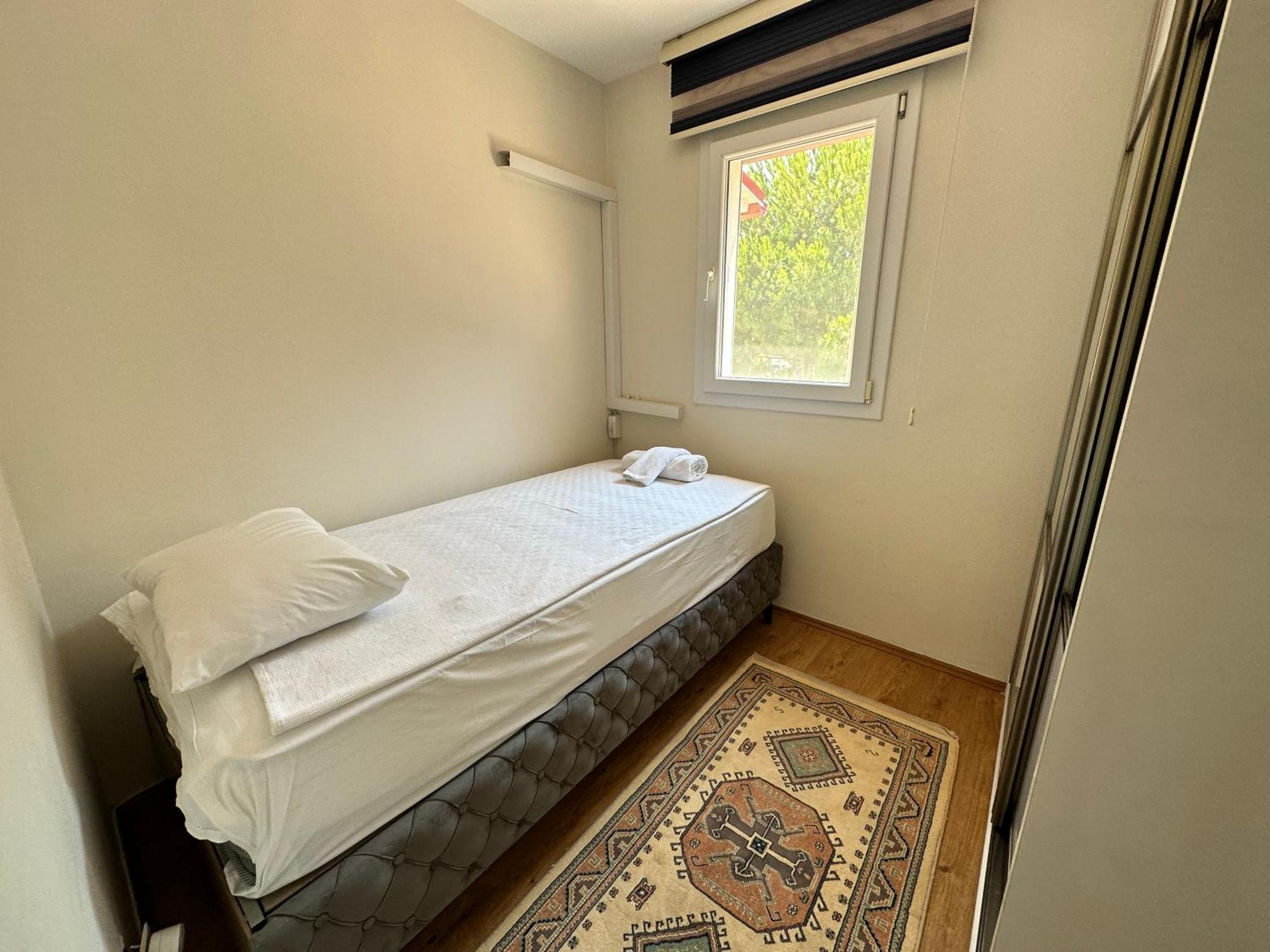 Nefis Denize Ve Avm Ye Yakin Yazlik Long Villa Kuşadası
