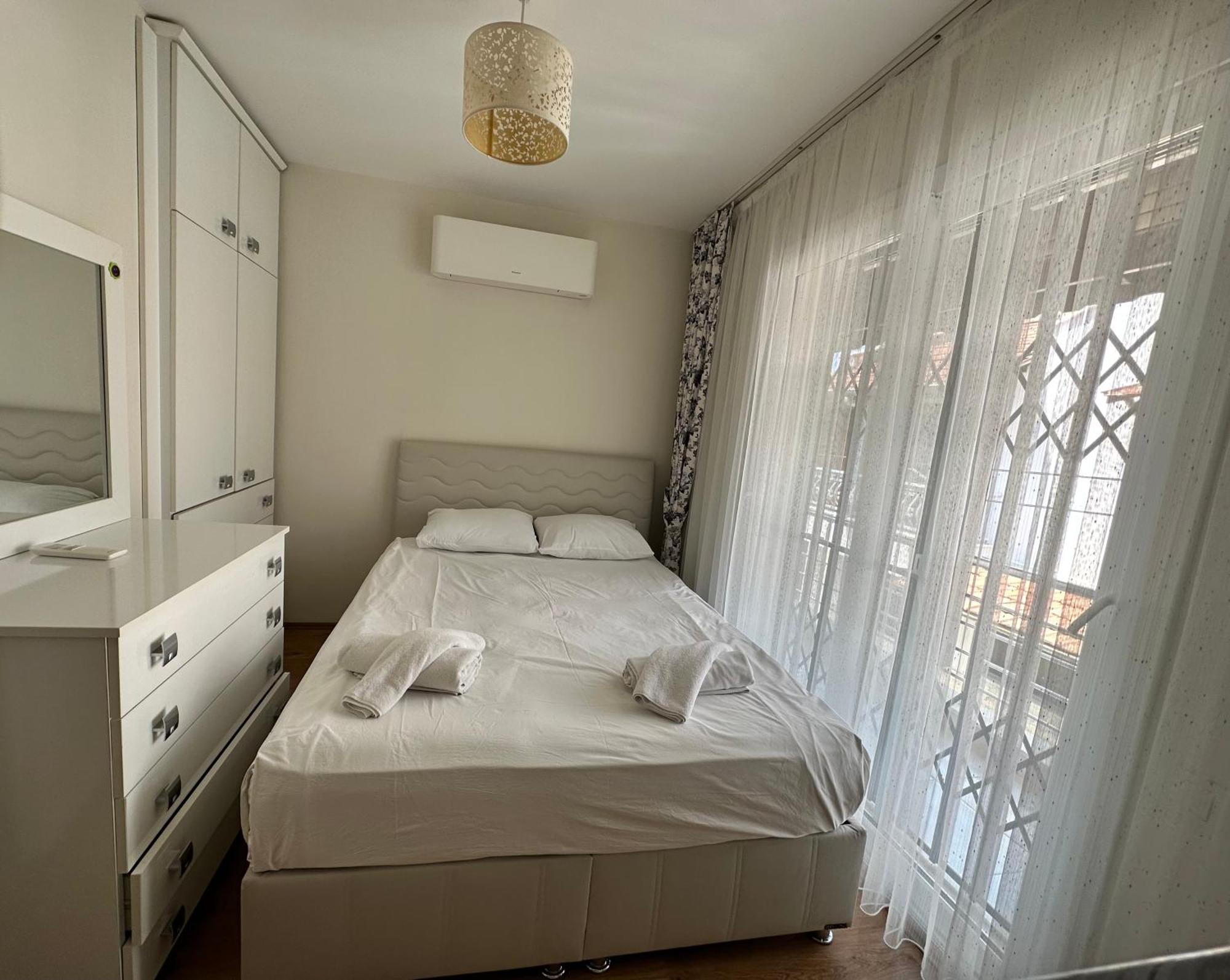 Villa Nefis Denize Ve Avm Ye Yakin Yazlik Long Kuşadası